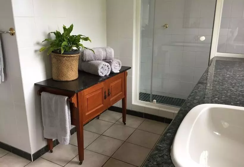 בית מלון כפרי Room With A View