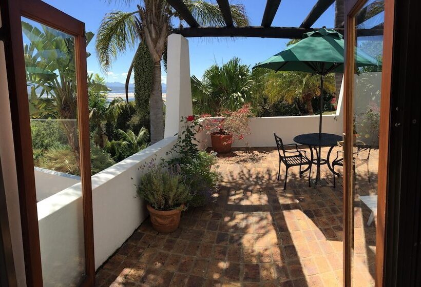 בית מלון כפרי Room With A View