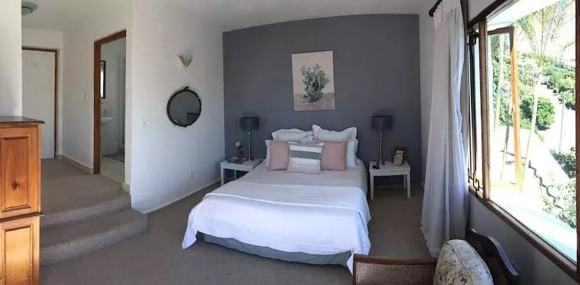 בית מלון כפרי Room With A View