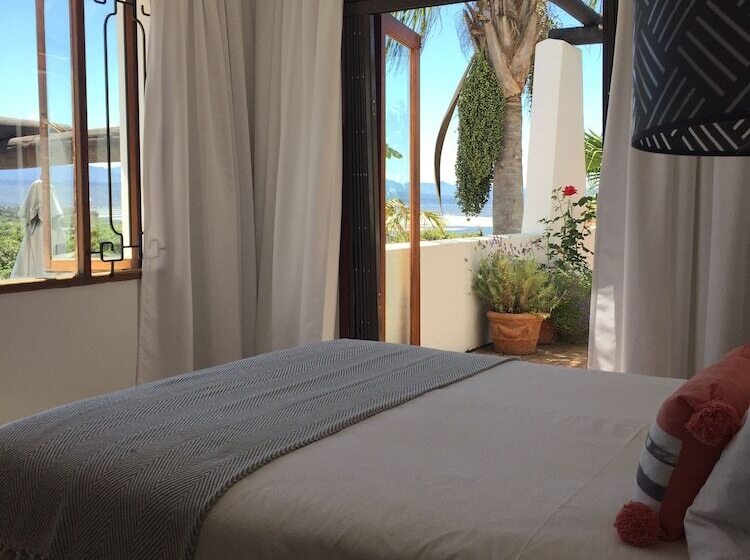 בית מלון כפרי Room With A View