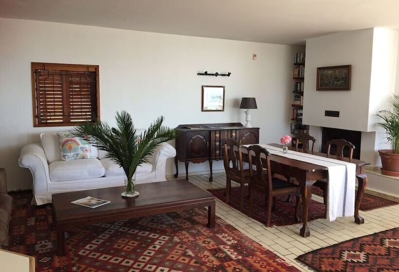 בית מלון כפרי Room With A View