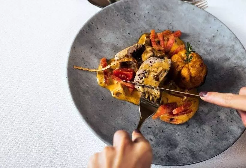 Отель Vier Jahreszeiten