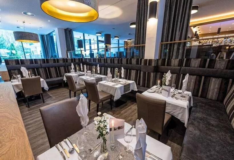 Отель Vier Jahreszeiten