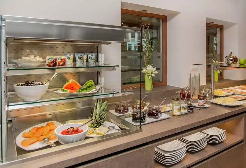 Отель Vier Jahreszeiten