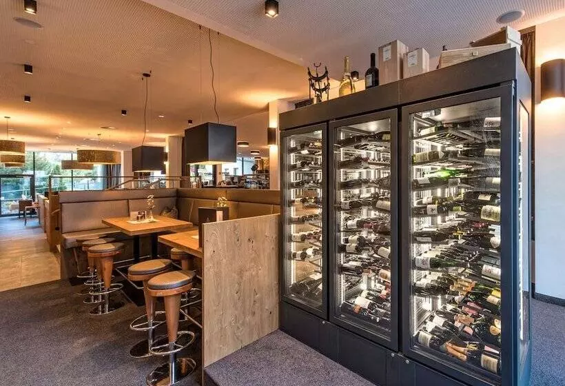 Отель Vier Jahreszeiten