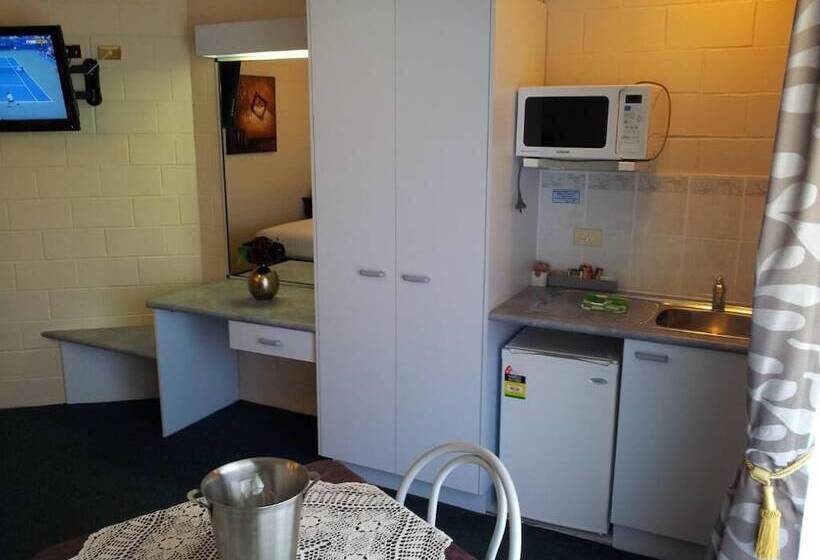 בית מלון כפרי Admiral Nelson Motor Inn