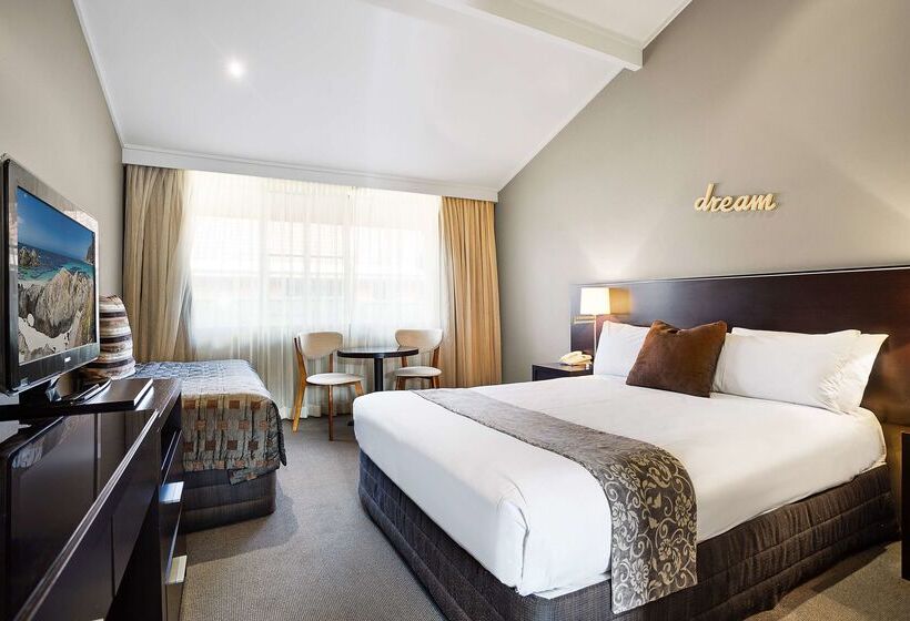 בית מלון כפרי Best Western Sanctuary Inn