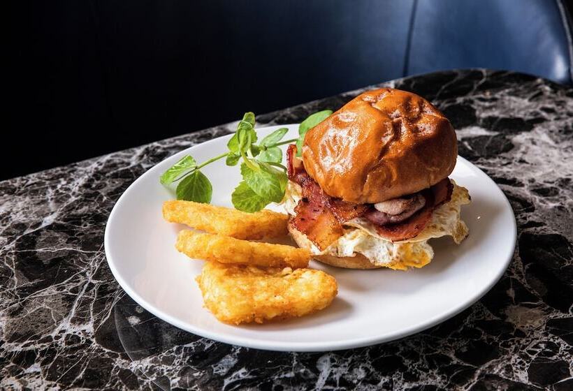 בית מלון כפרי Holiday Inn Sydney Potts Point