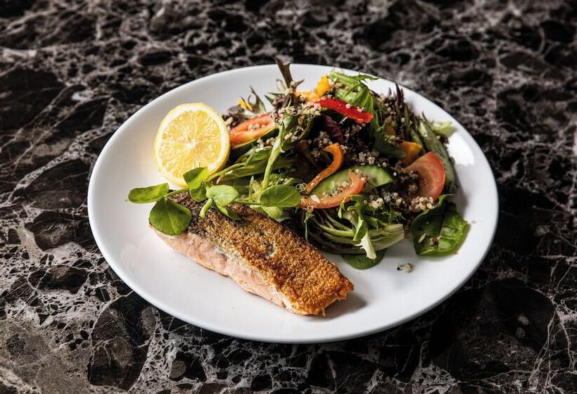 בית מלון כפרי Holiday Inn Sydney Potts Point