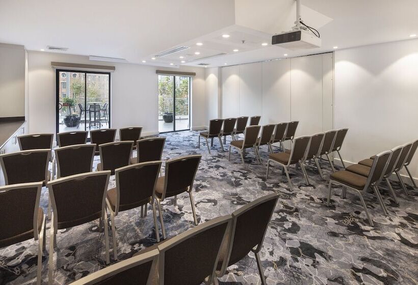 בית מלון כפרי Mercure Sydney