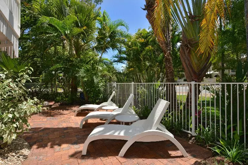 Отель The White House Port Douglas