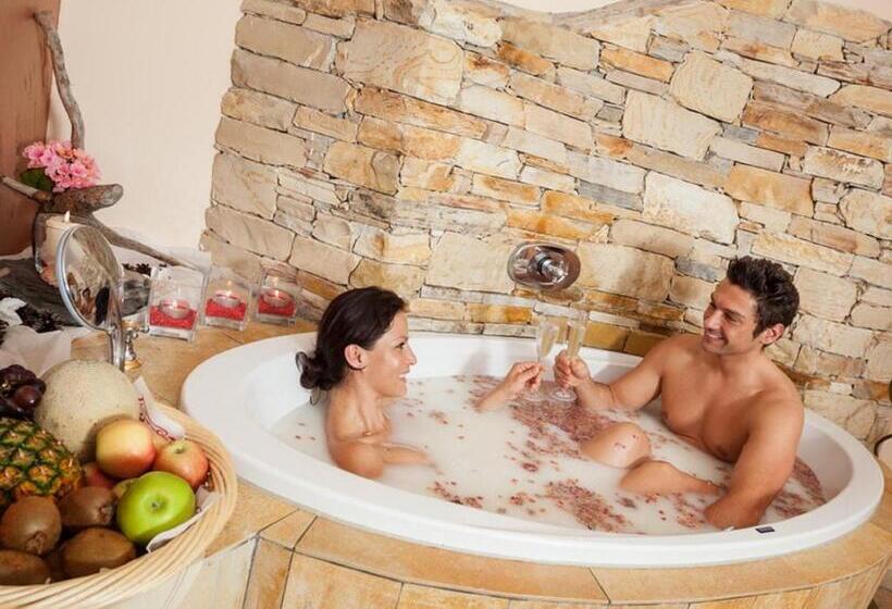 Wellness & Sporthotel Alpenhof