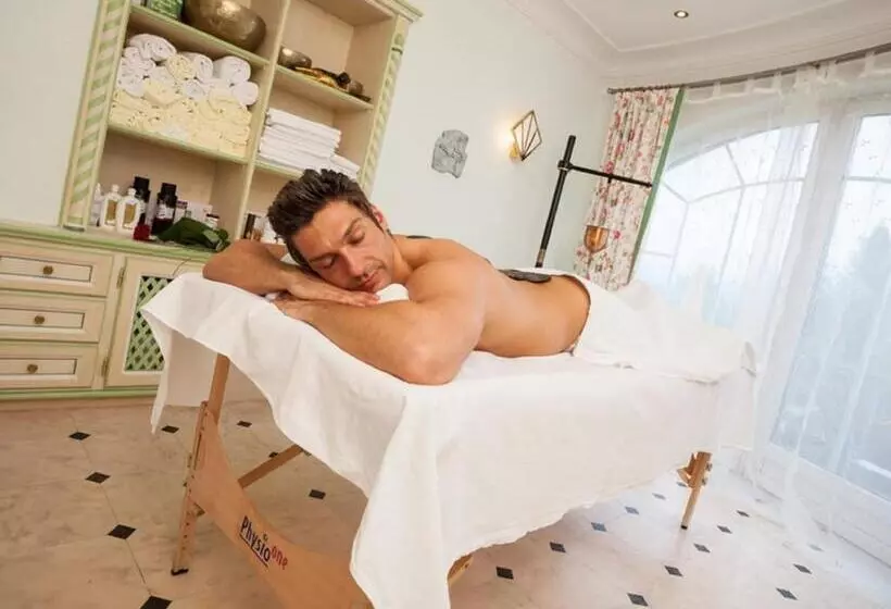 Wellness & Sporthotel Alpenhof