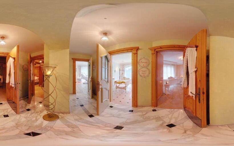 Wellness & Sporthotel Alpenhof