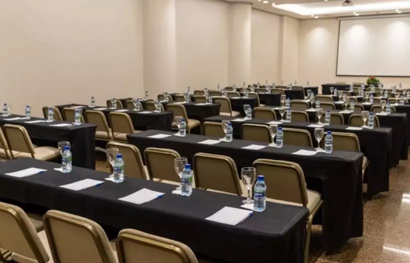 בית מלון כפרי Atlante Plaza