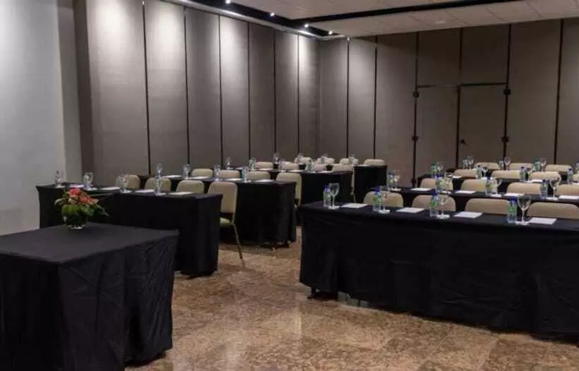 בית מלון כפרי Atlante Plaza