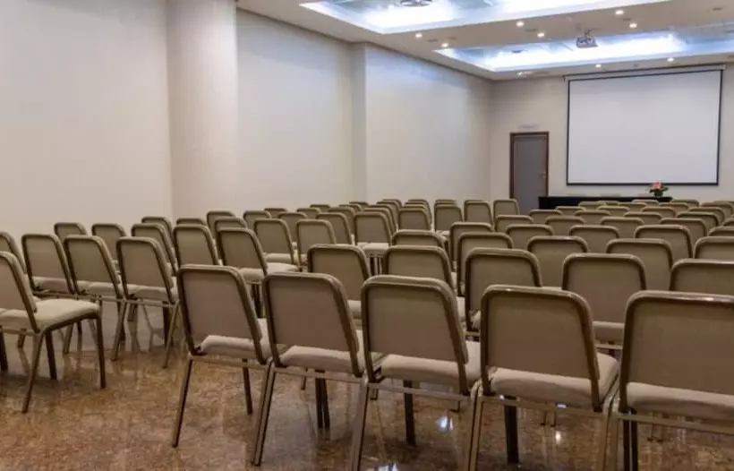 בית מלון כפרי Atlante Plaza