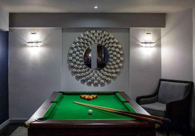 Barons Court Hotel Walsall