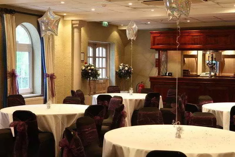 Barons Court Hotel Walsall