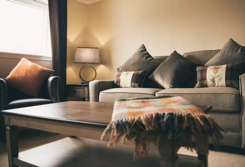 Отель Nevis Bank Inn