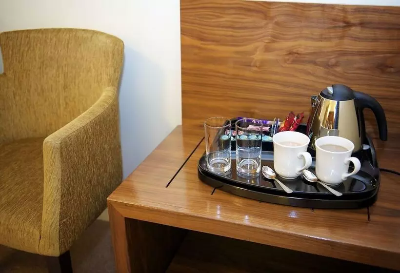 Отель Nevis Bank Inn