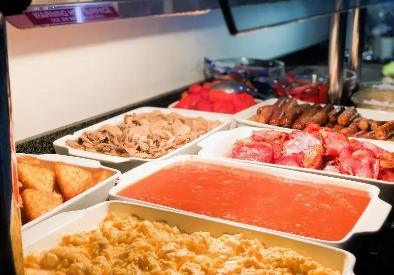 בית מלון כפרי Park Avenue Bayswater Inn Hyde Park