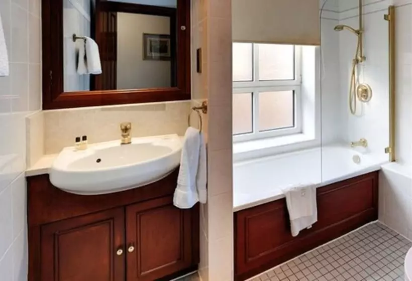 Carlton Court   Mayfair