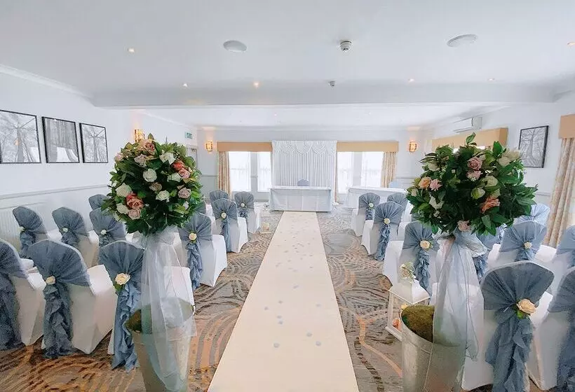 Отель Best Western Premier Yew Lodge East Midlands Airport