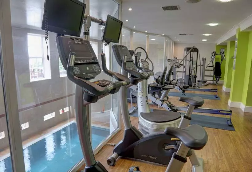 Отель Best Western Premier Yew Lodge East Midlands Airport