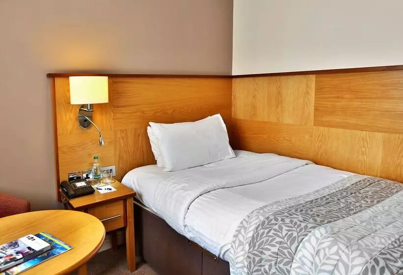 Отель Best Western Premier Yew Lodge East Midlands Airport