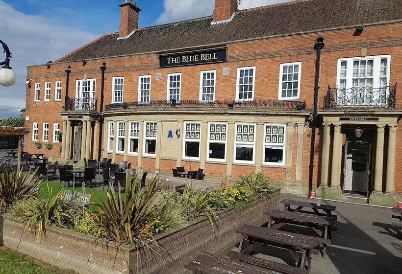 Отель Blue Bell Lodge