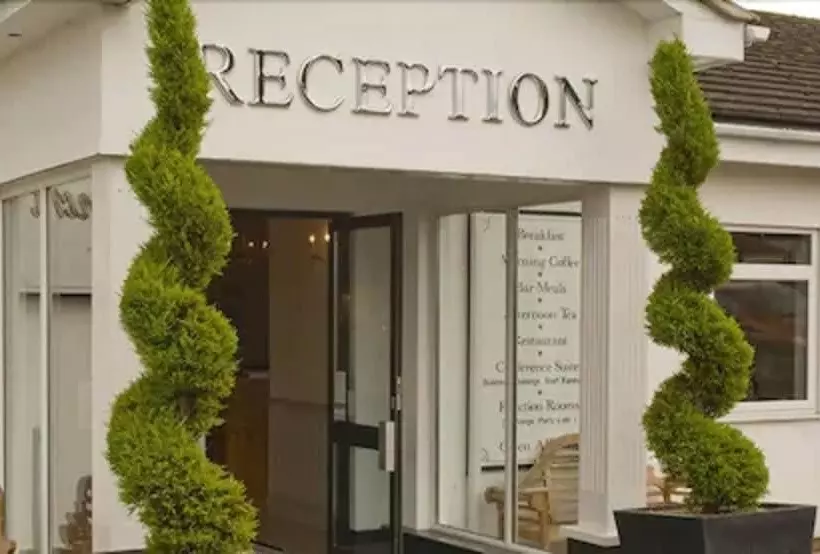 Отель Exeter Court