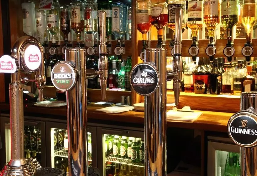 Отель Exeter Court