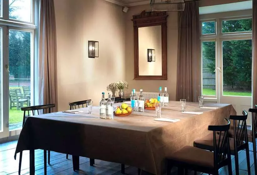 Отель The Olde Bell, Bw Signature Collection