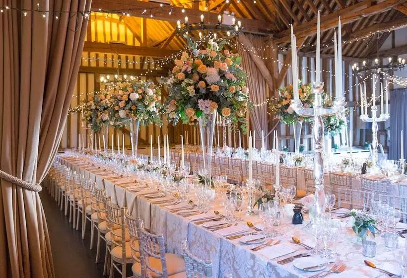 Отель The Olde Bell, Bw Signature Collection