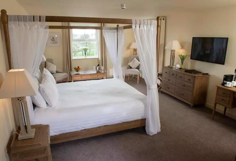 Comis Hotel & Golf Resort