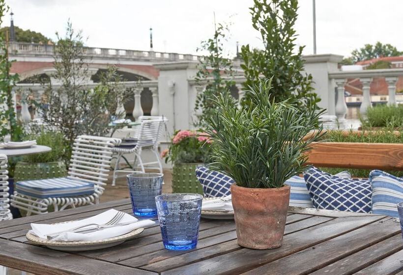 בית מלון כפרי The Mitre, Hampton Court