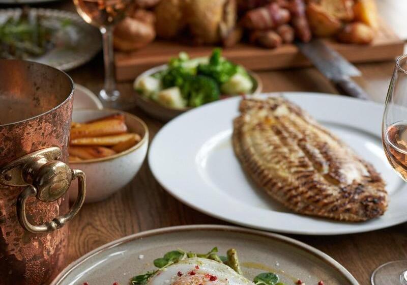 בית מלון כפרי The Mitre, Hampton Court