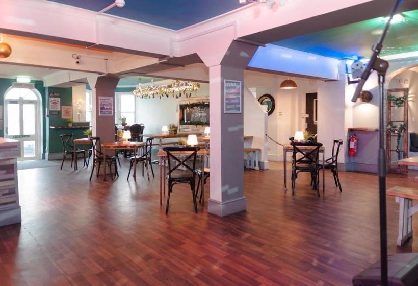 هتل New Madeira Seafront