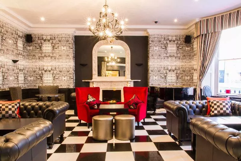 هتل Park International