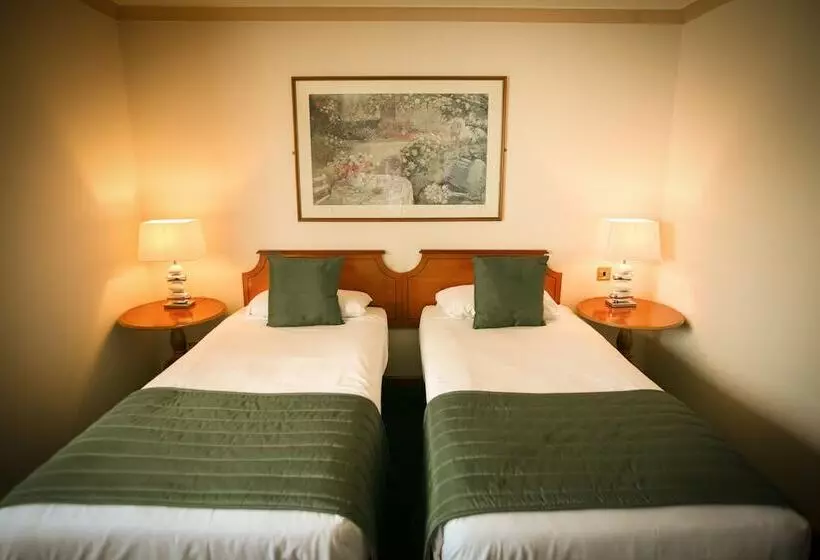 Отель The Priory