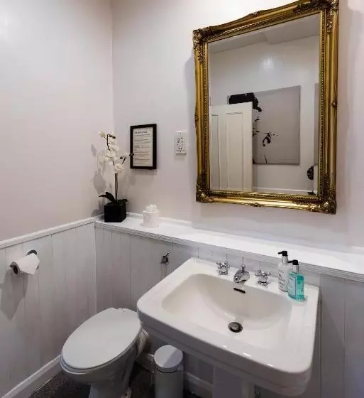 酒店 The George Inn