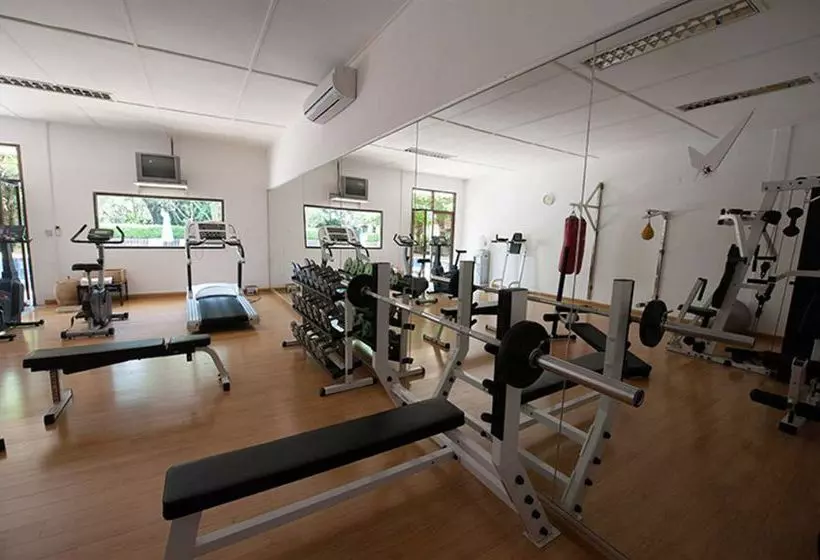 Отель Embassy Place