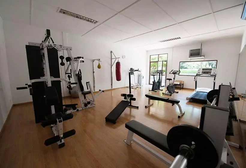 Отель Embassy Place