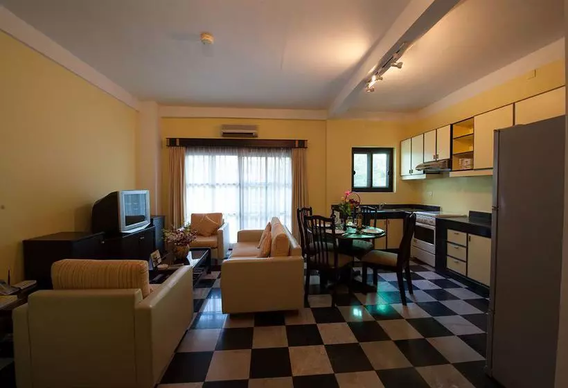 Отель Embassy Place