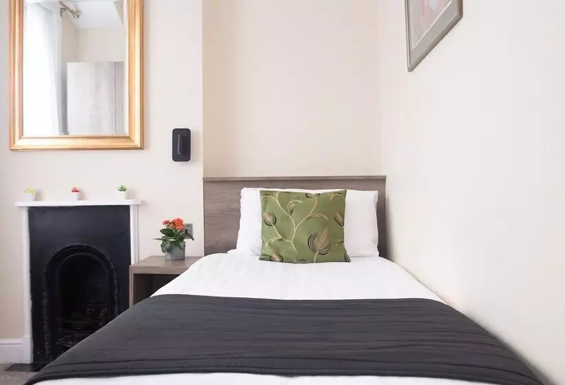 בית מלון כפרי Kensington Gardens