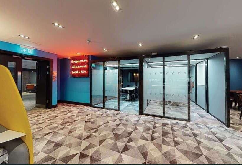 Village Hotel Leeds North