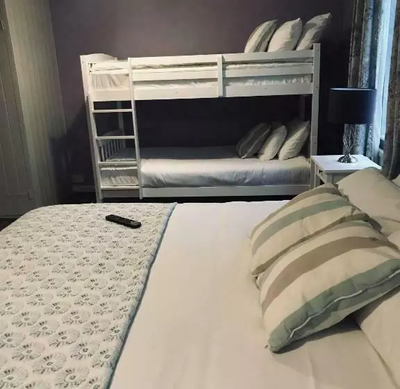 בית מלון כפרי White Horse Farm Inn