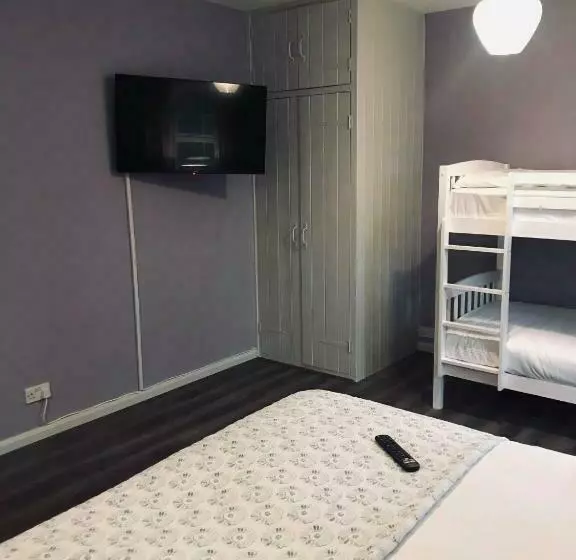 בית מלון כפרי White Horse Farm Inn