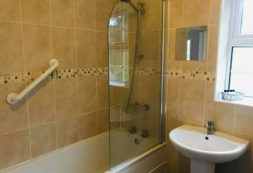 בית מלון כפרי White Horse Farm Inn